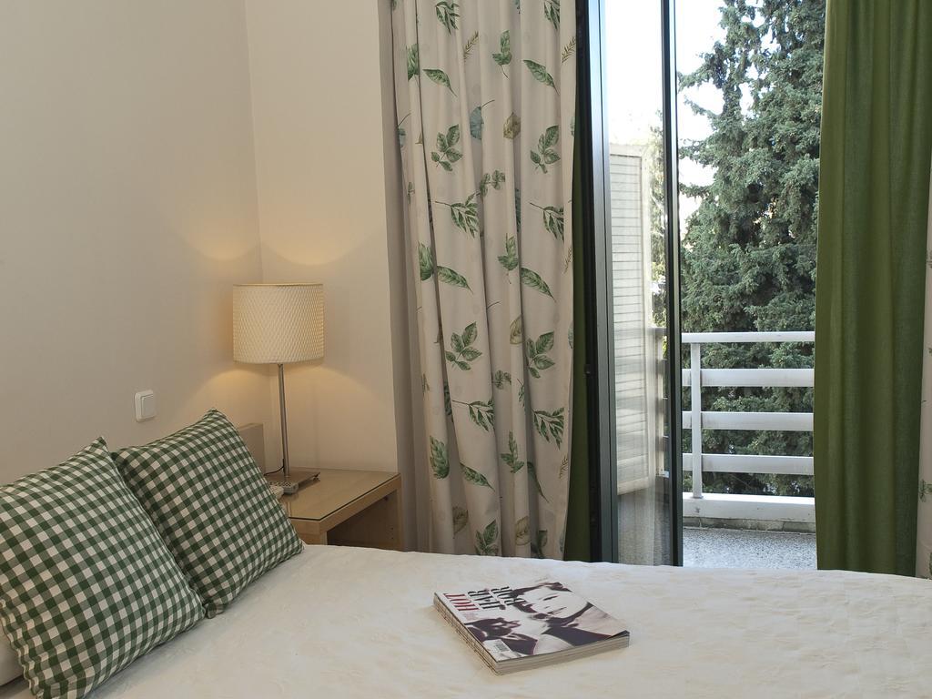 The Park Hotel Piraeus Bagian luar foto